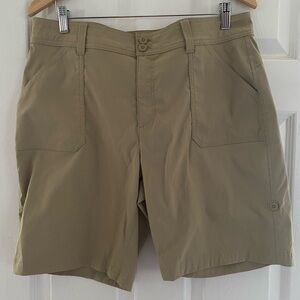New Eddie Bauer Women’s Bermuda Hiking Shorts Size 14 Color Beige